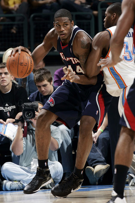 而吸引了大 而吸引了大